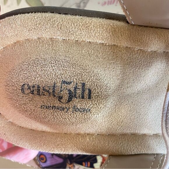 East Fifth Wedge Heel Sandals Womens Size 8 Strappy Stretch to Fit Design - Picture 6 of 8